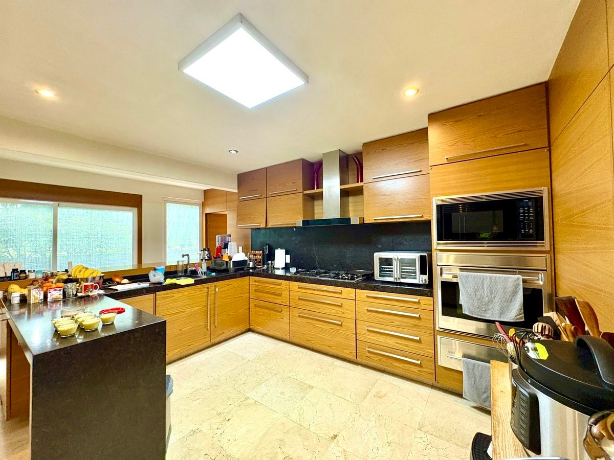 25 de 41: COCINA INTEGRAL EQUIPADA Y CERRADA