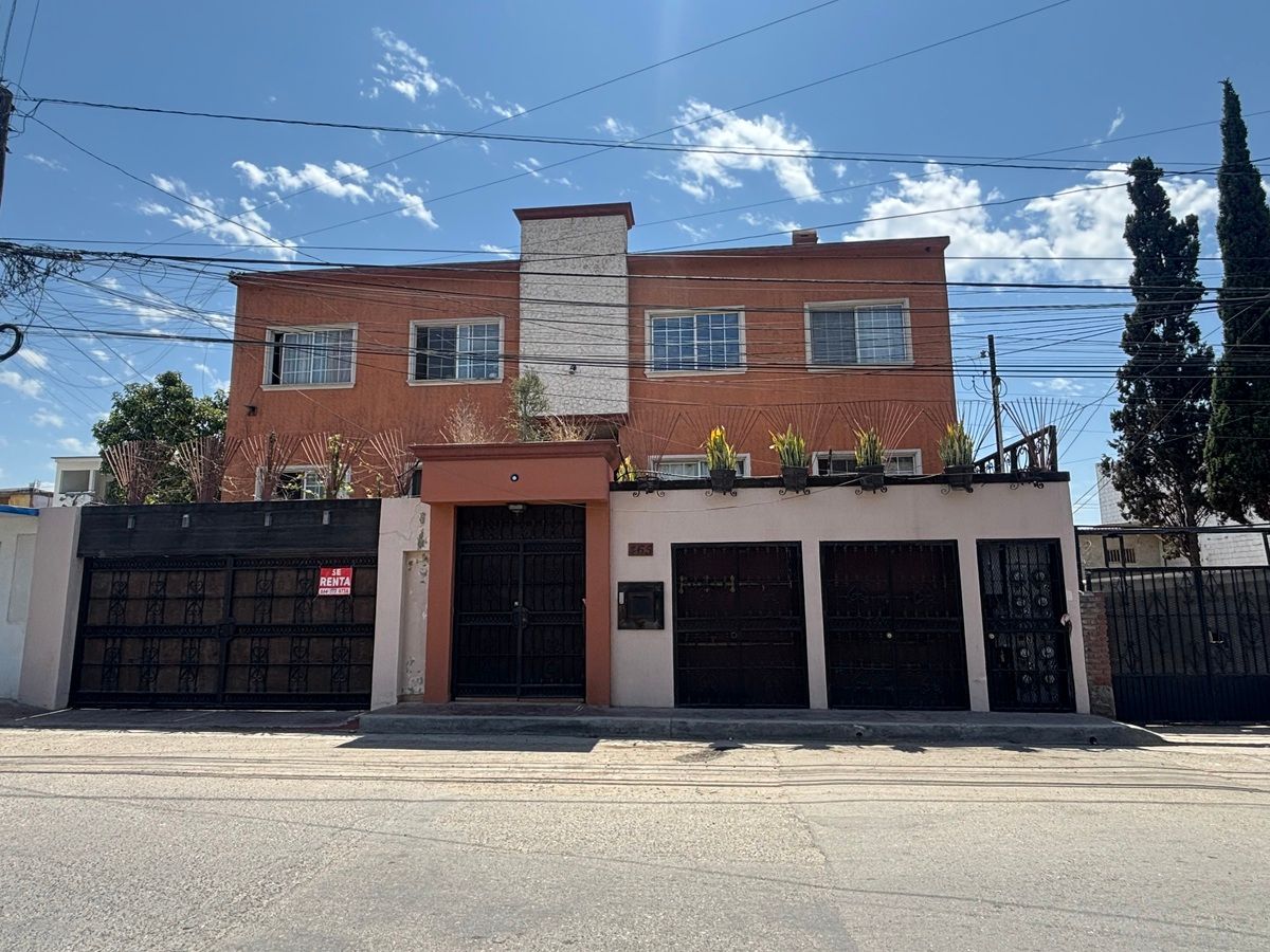 1 de 14: Complejo de departamentos 
(Amueblados)