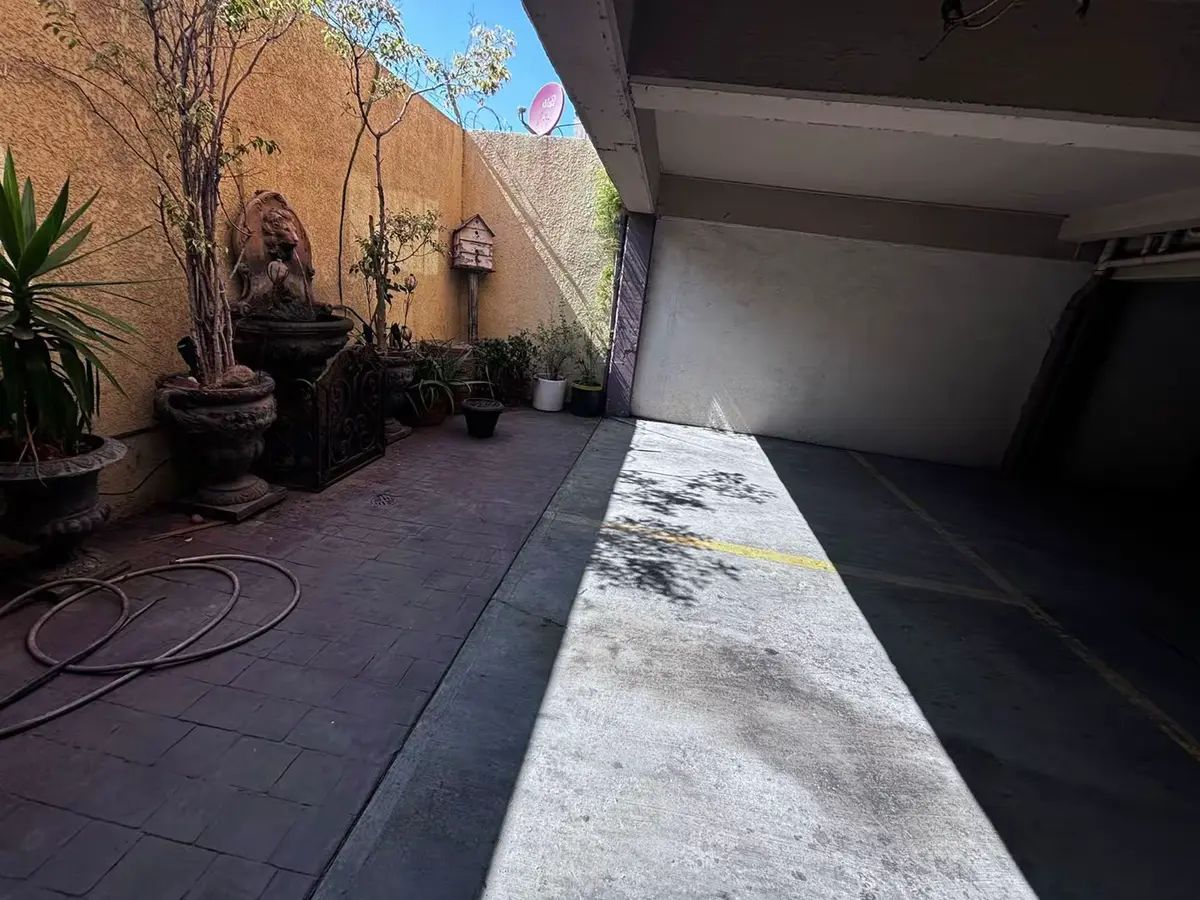 13 de 14: Estacionamiento