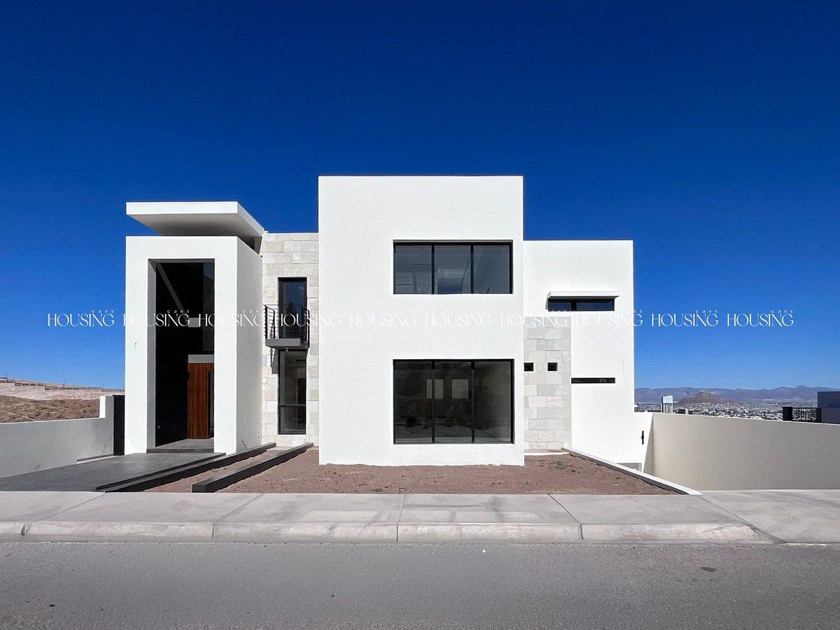 NP RESIDENCE IN EXCLUSIVE AREA WITH POOL, 4 BEDROOMS AND SERVICE ROOM, photo 1 of 31