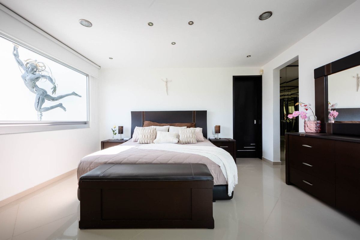 12 de 18: Cuarto principal