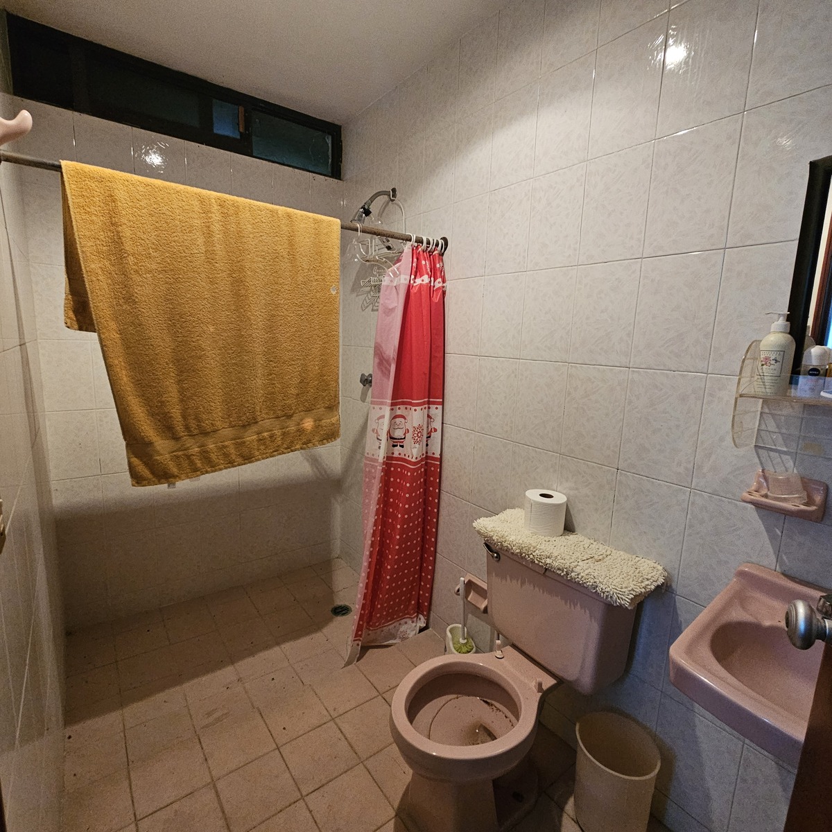 46 of 46: Baño Cuarto de Servicio
