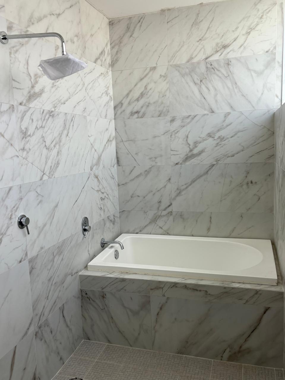 21 de 41: baño con tina