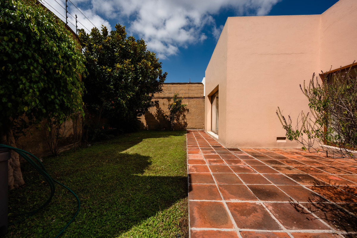 2 de 15: Jardín delantero
