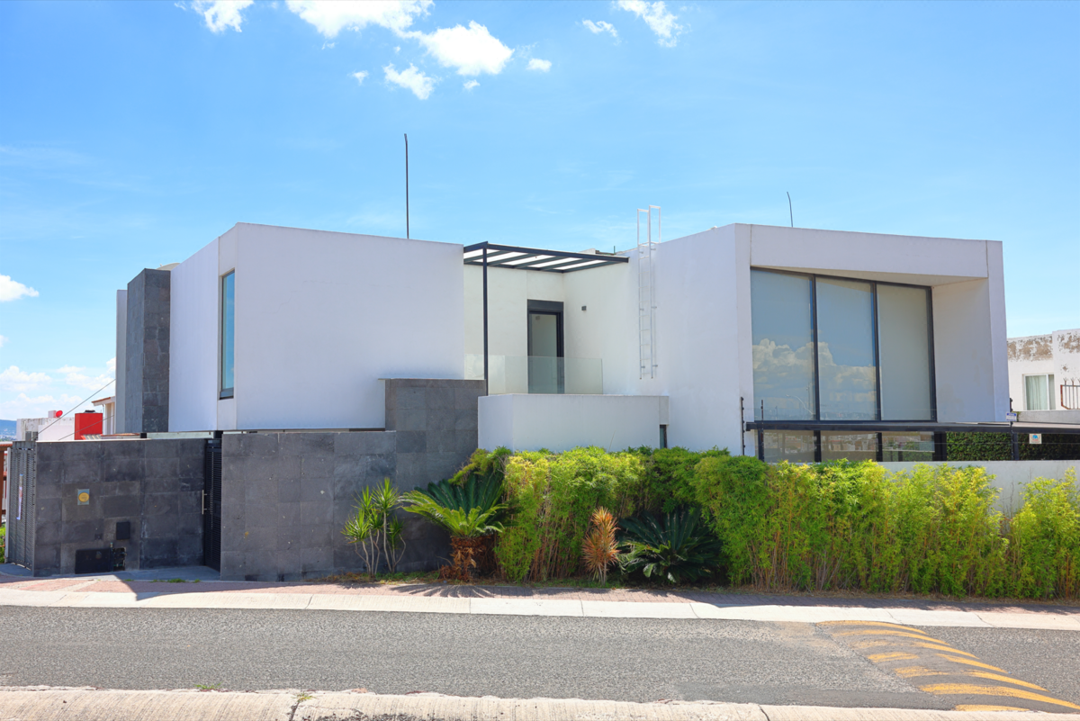 CASA EN EL REFUGIO DISEÑO CONTEMPORANEO - foto 1