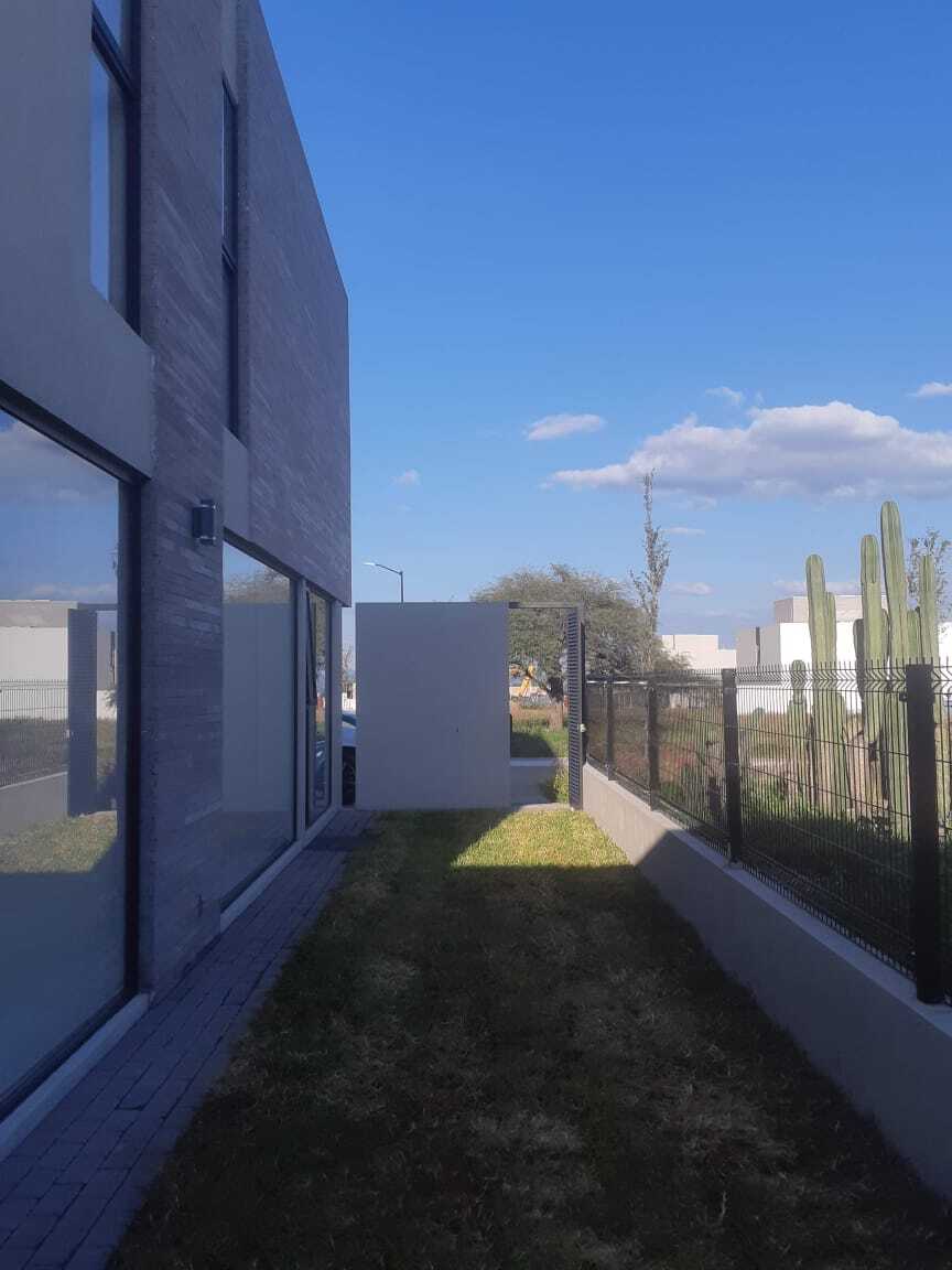 4 de 47