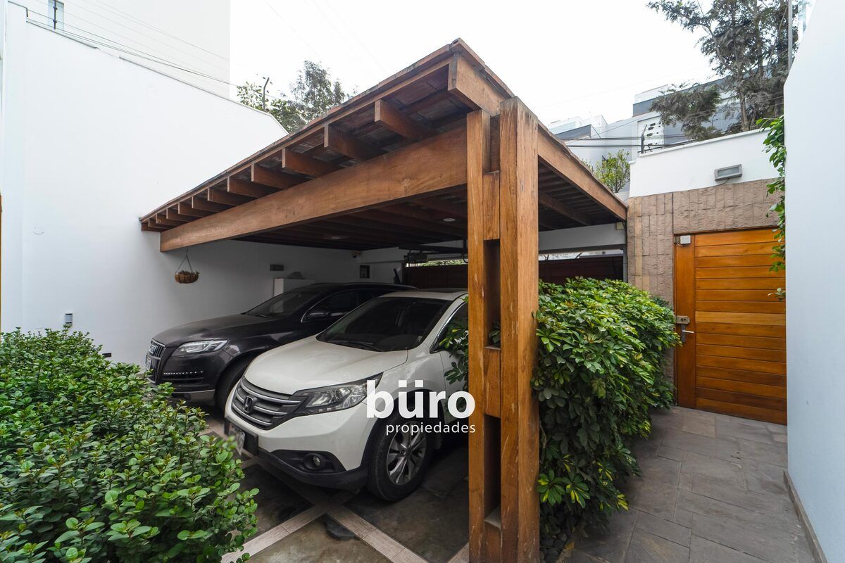 38 de 40: Estacionamientos paralelos.