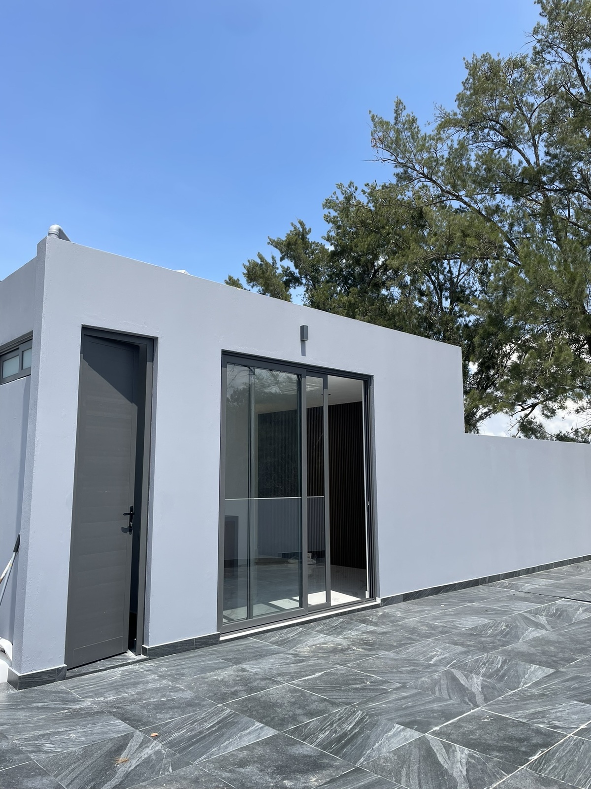 15 of 18: Baño en roof garden