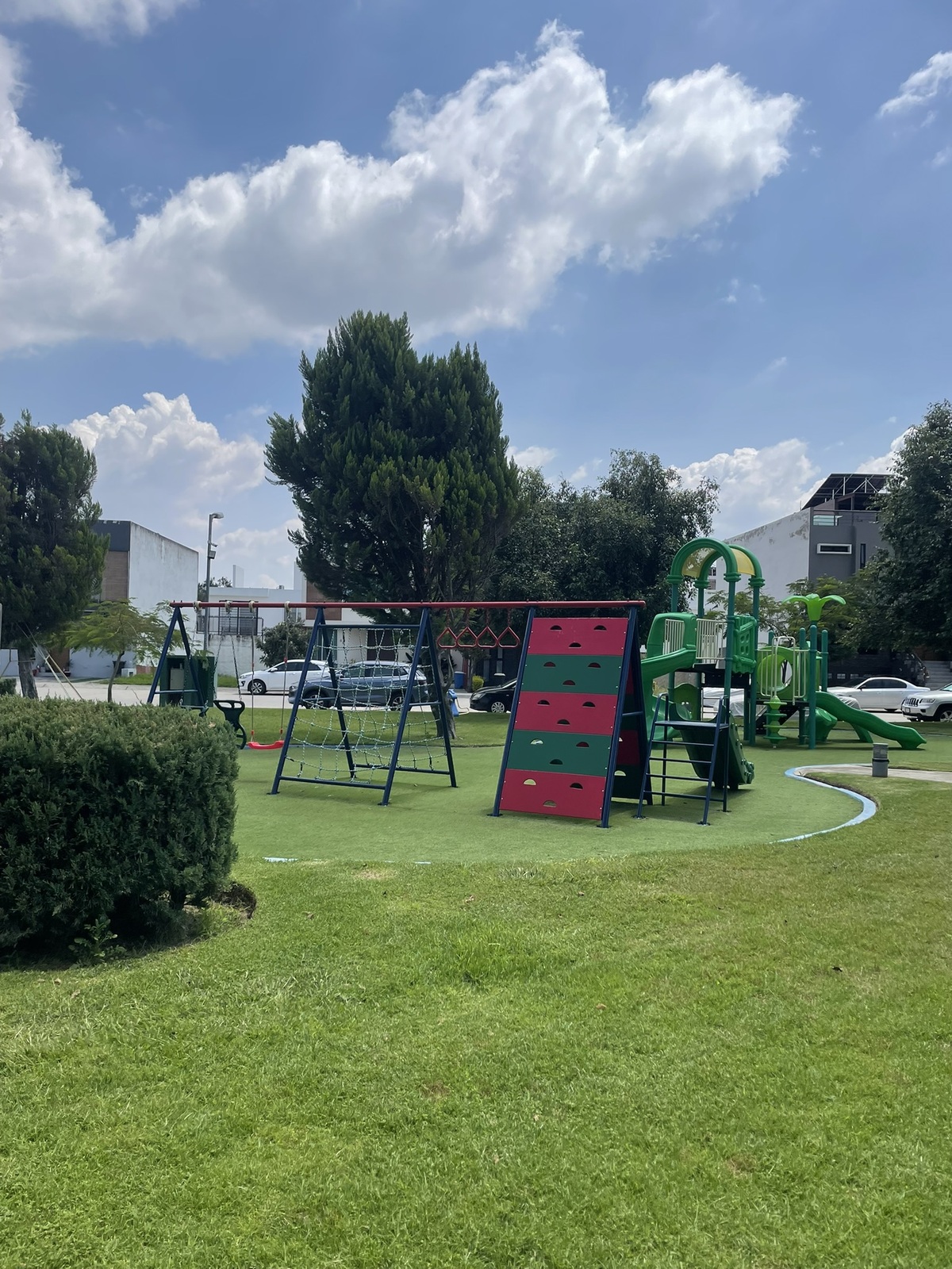 18 of 18: Área de Juegos Infantiles