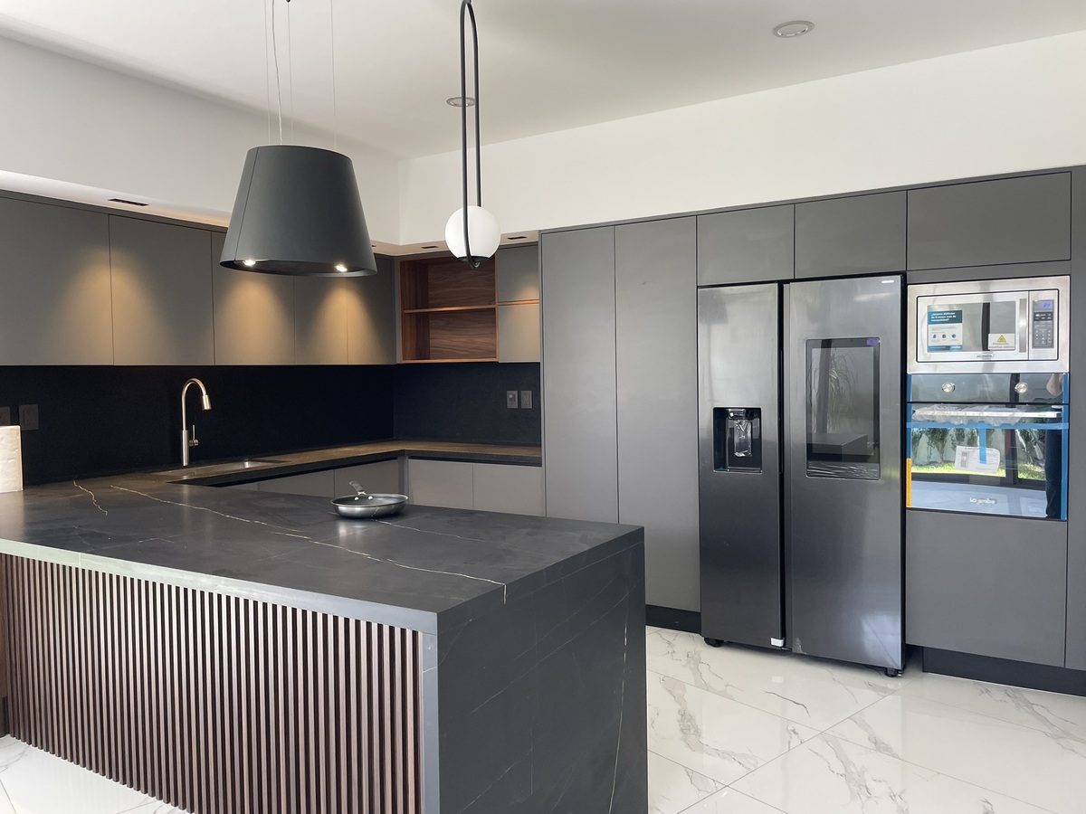 2 of 18: Cocina totalmente Equipada