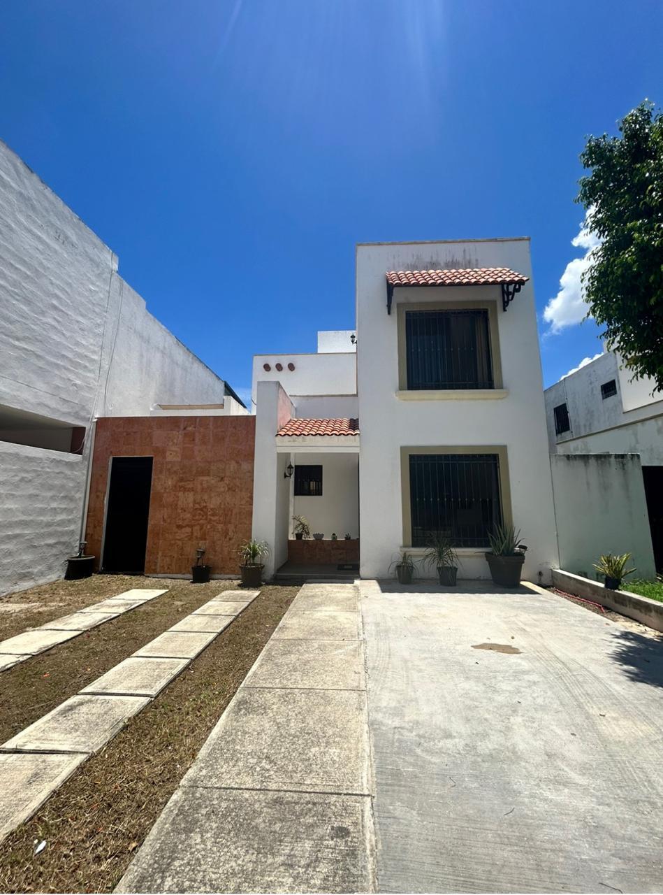 1 of 8: Fachada