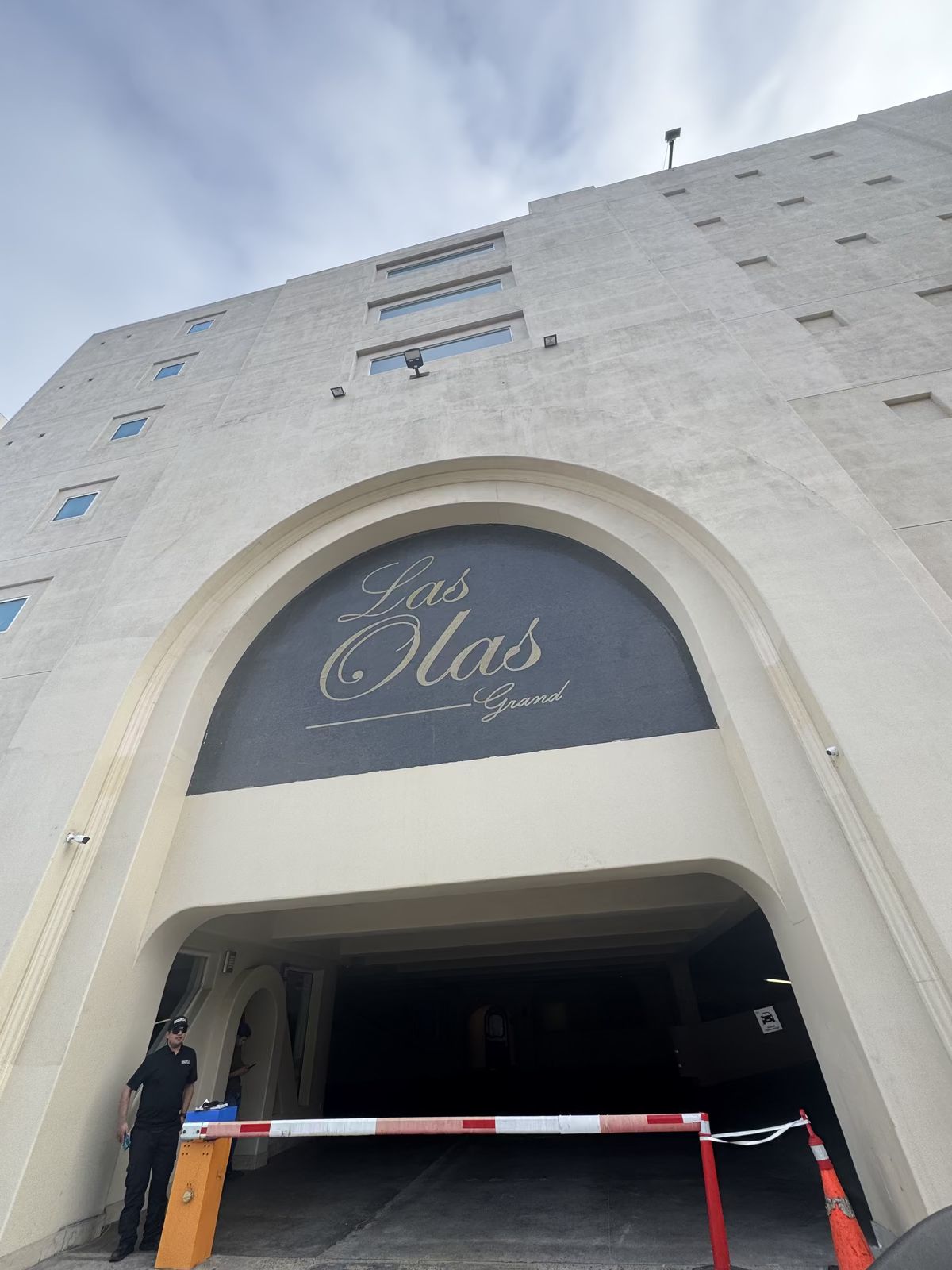 2 de 35: FACHADA EDIFICIO