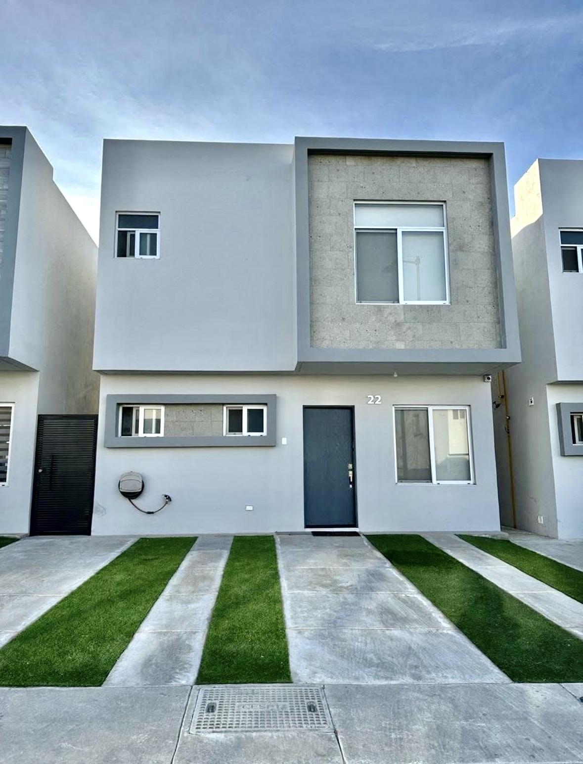 1 de 2: Fachada principal