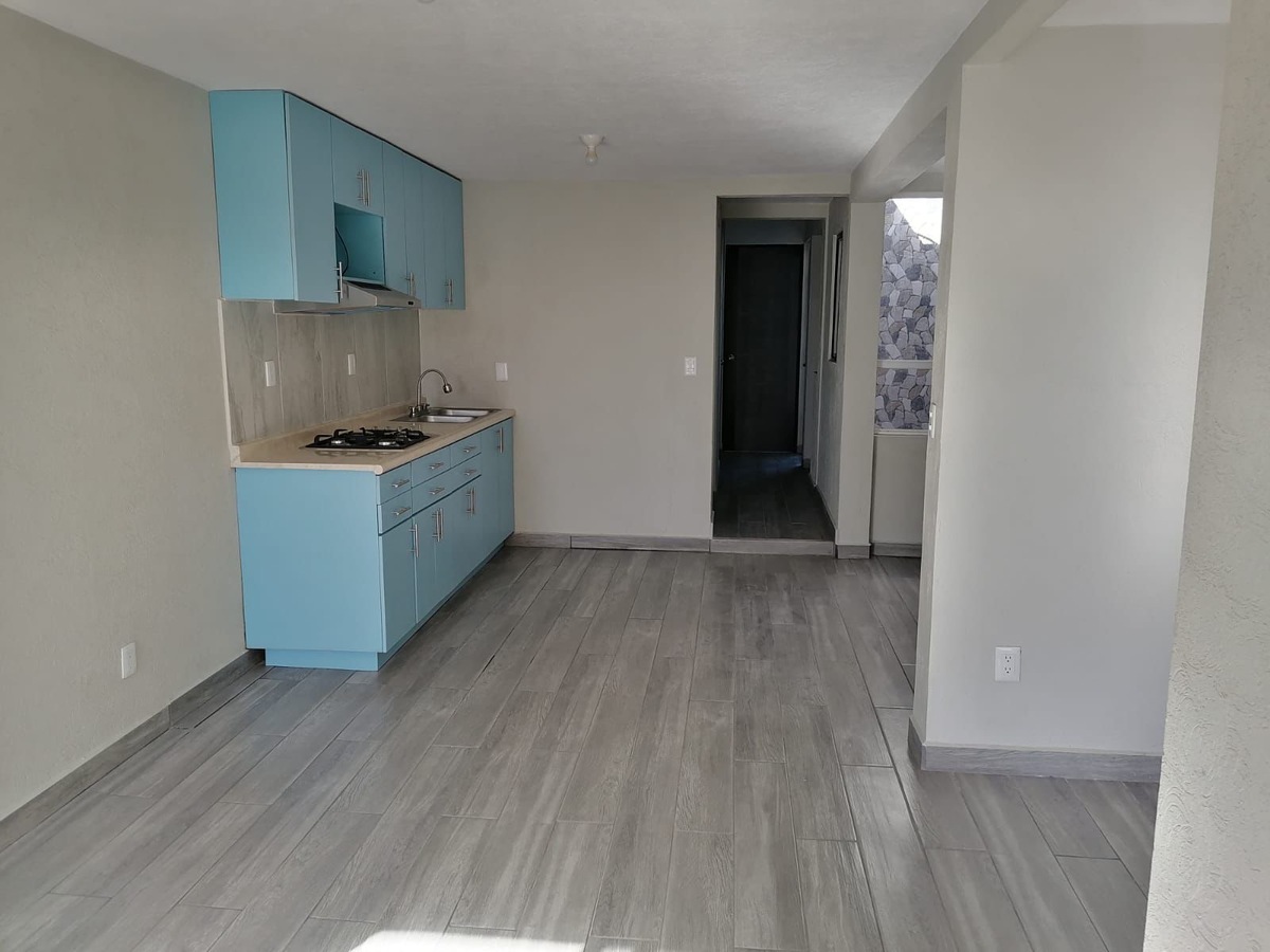 2 of 22: Sala y cocina