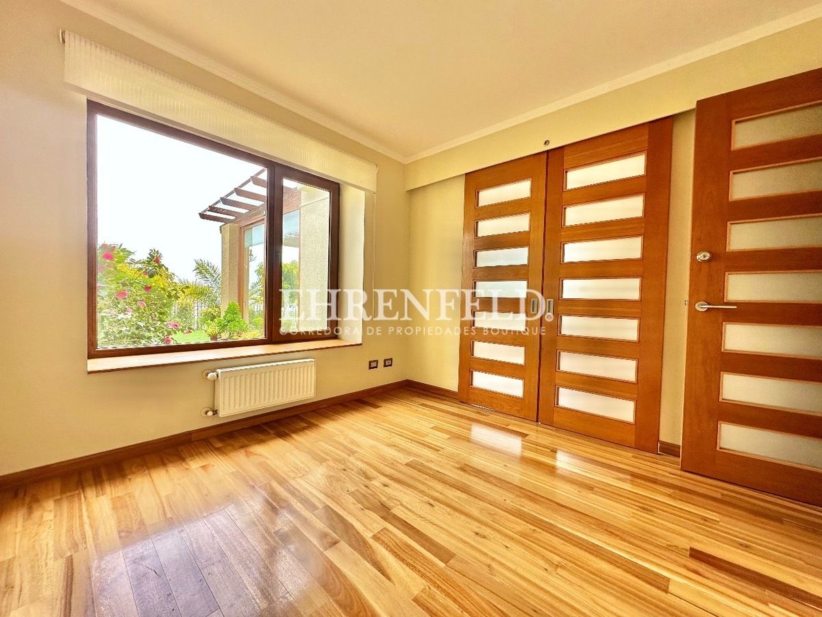 14 de 36: Sala de estar, primer piso.