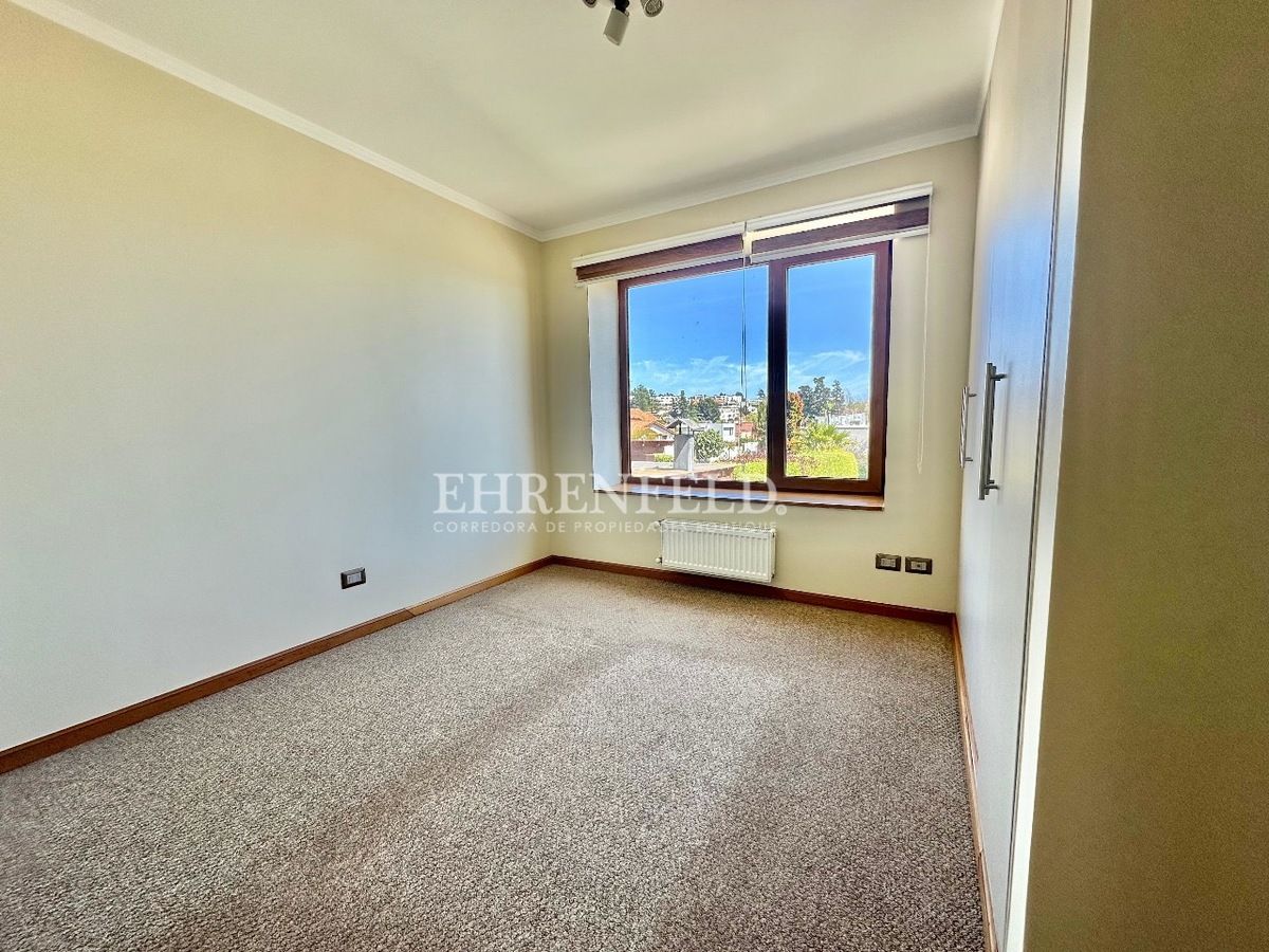 22 de 36: Dormitorio 2, segundo piso.