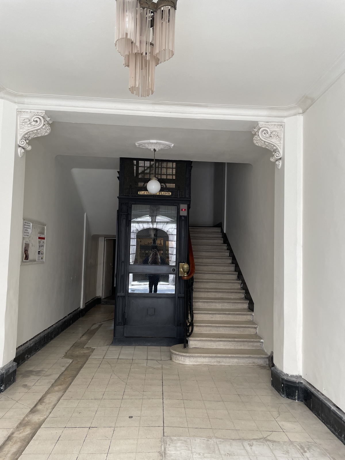 3 de 36: Elevador de época