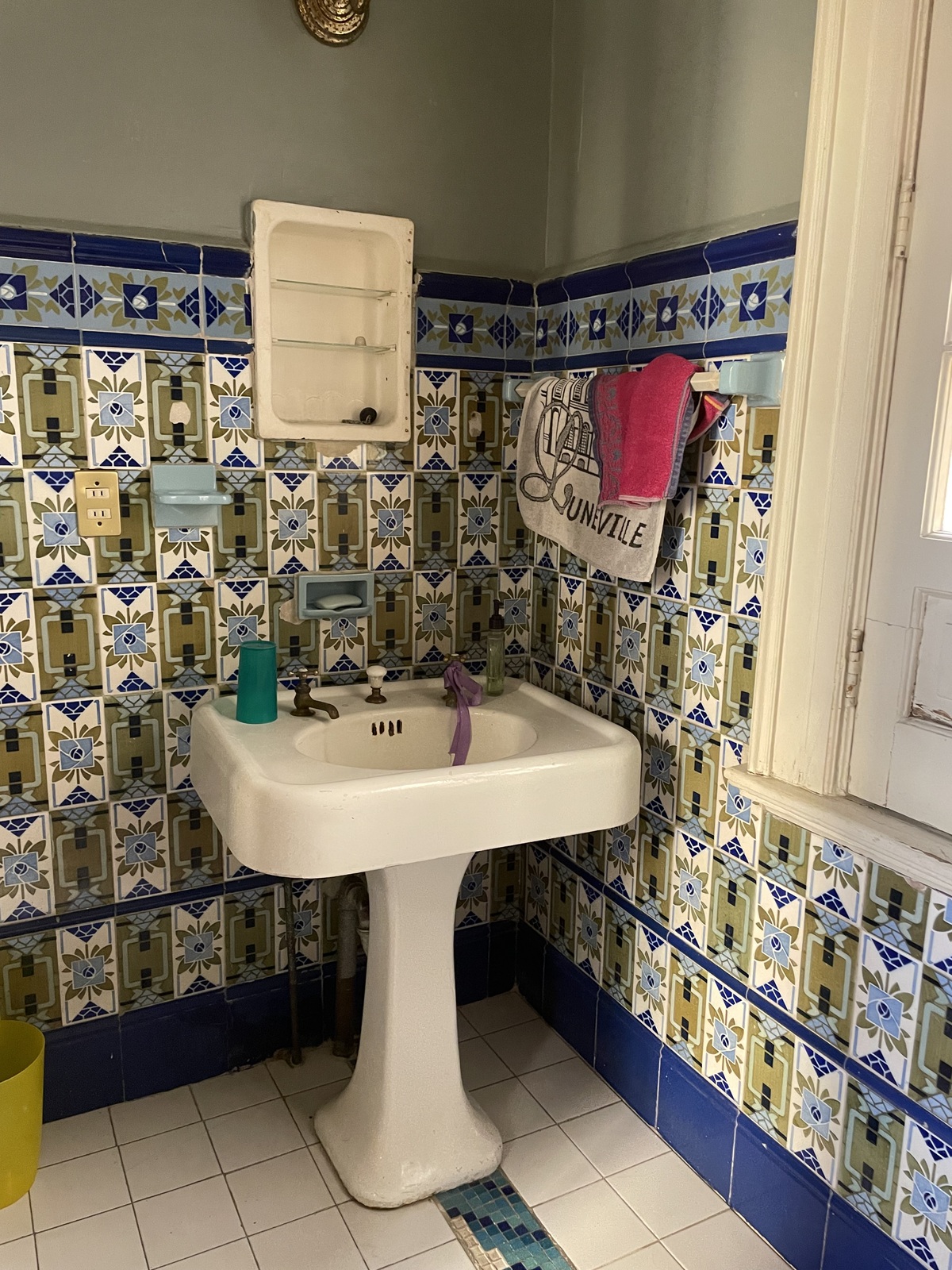 23 de 36: Segundo baño completo