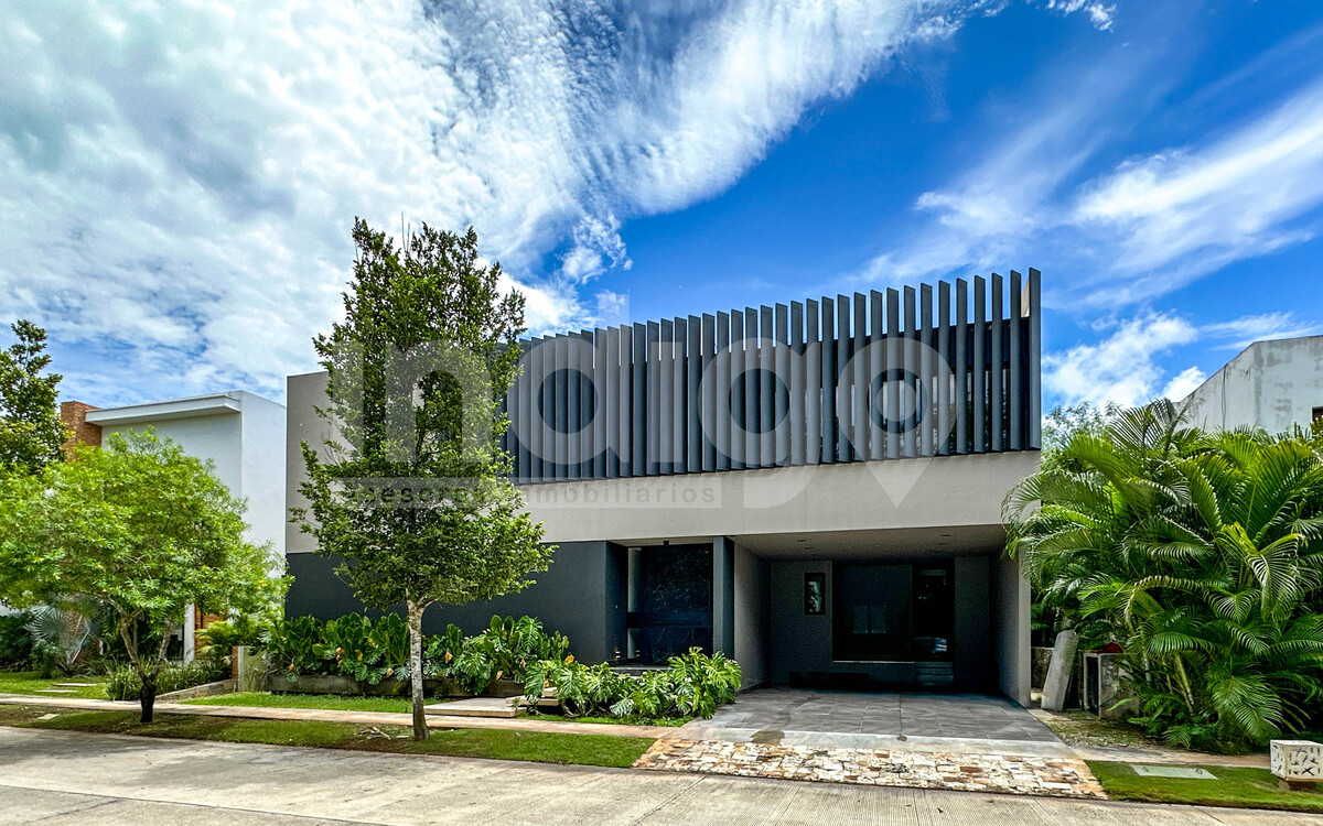 1 de 49: Fachada Frontal