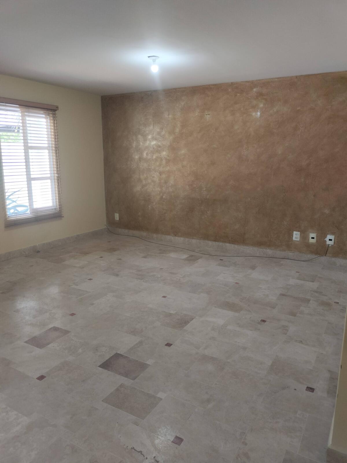 2 of 16: area de sala