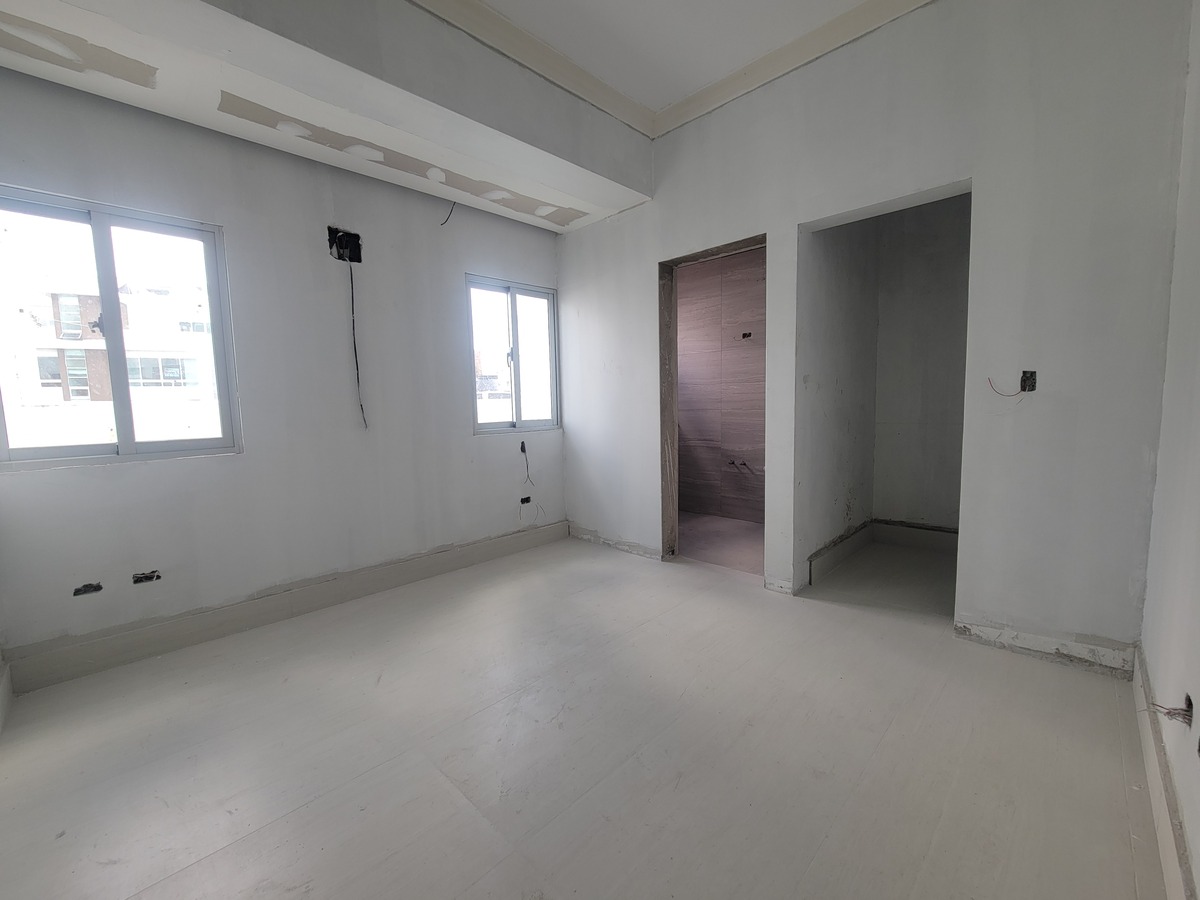 6 de 19: habitacion secundaria con w/c