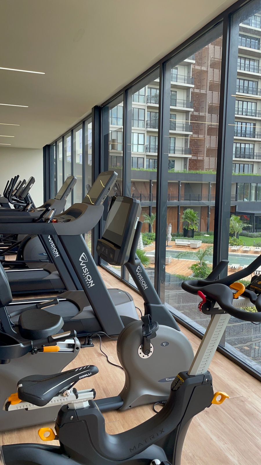 5 of 20: Gimnasio