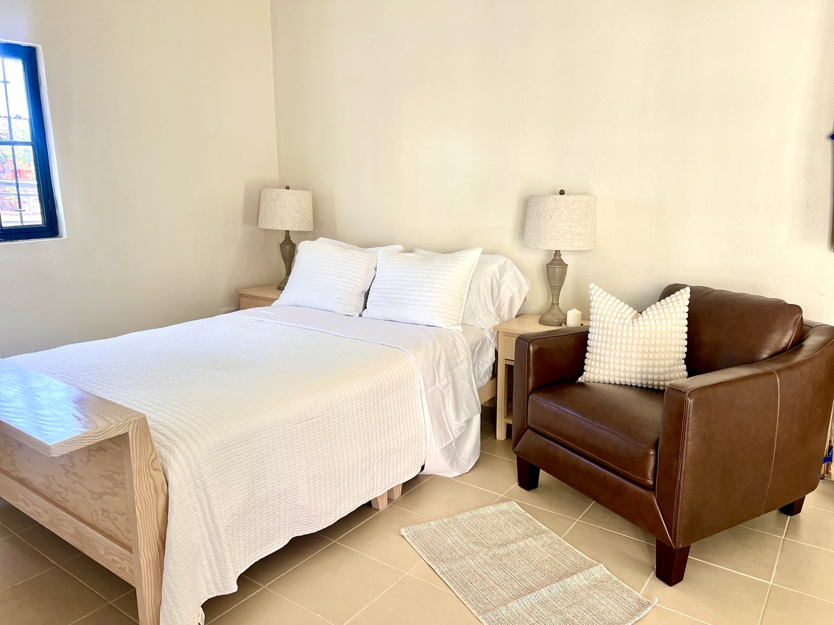 1 of 6: Cama Matrimonial con colchon nuevo marca sealy