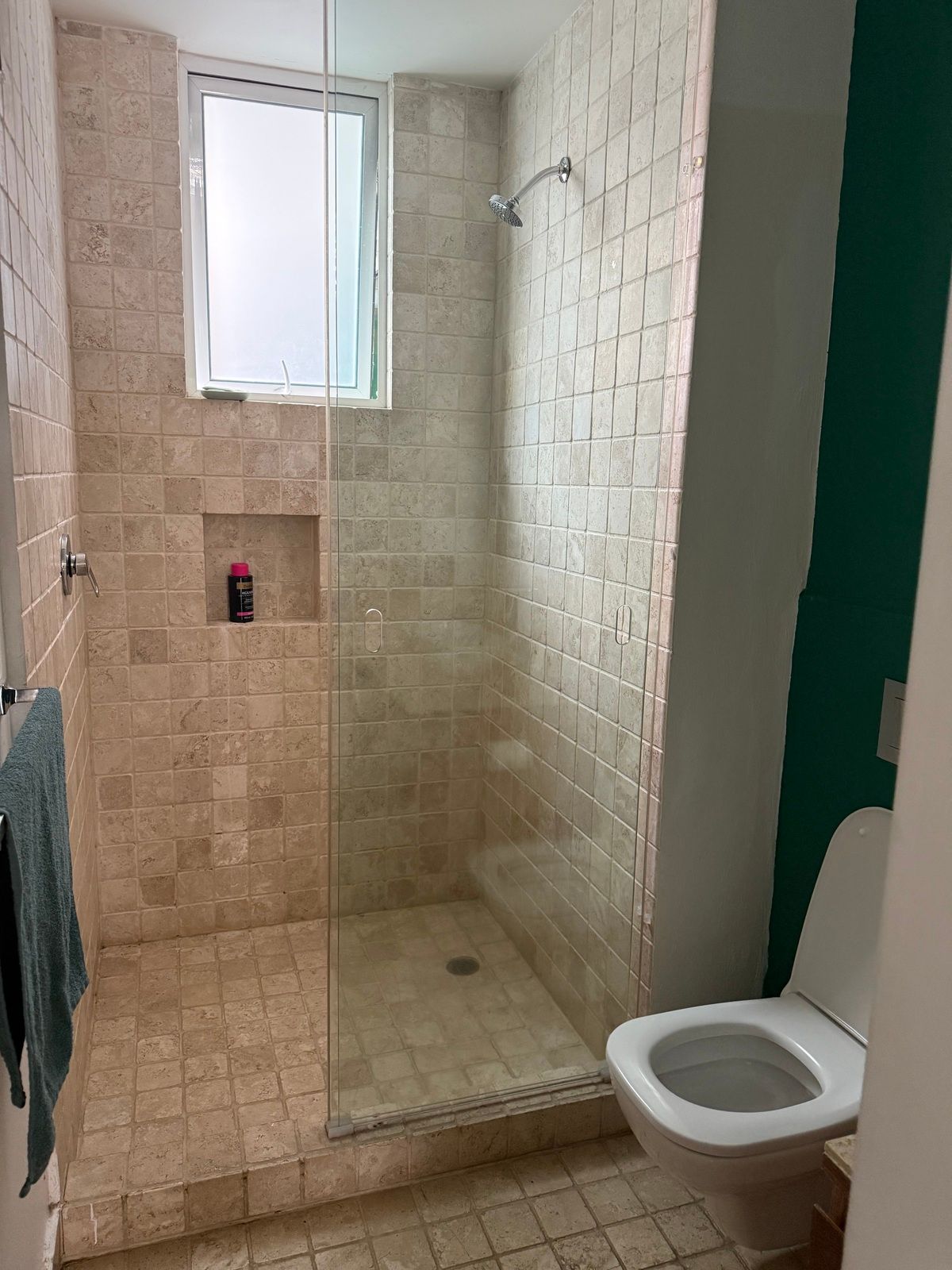 8 de 49: Baño que comparten habitaciones secundarias