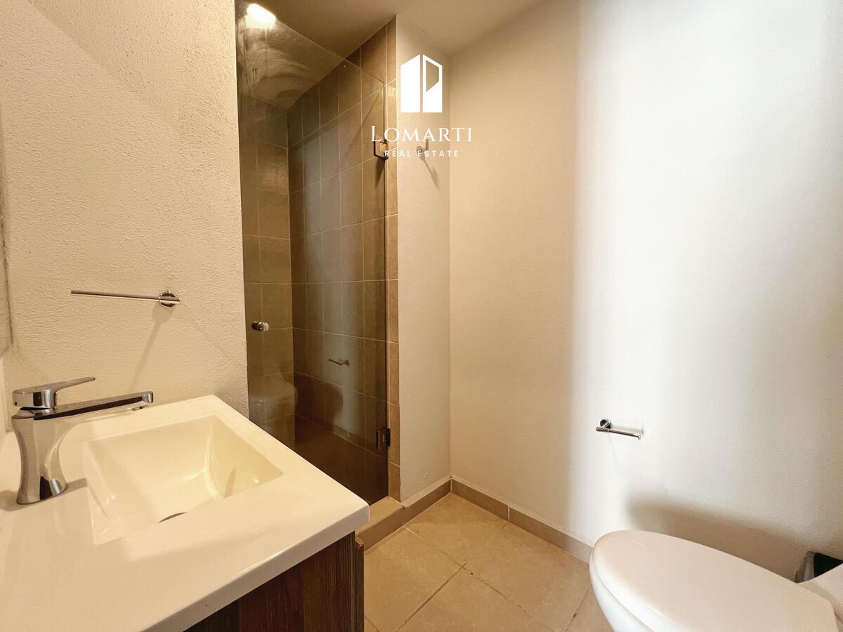5 de 26: Baño de recamara principal
