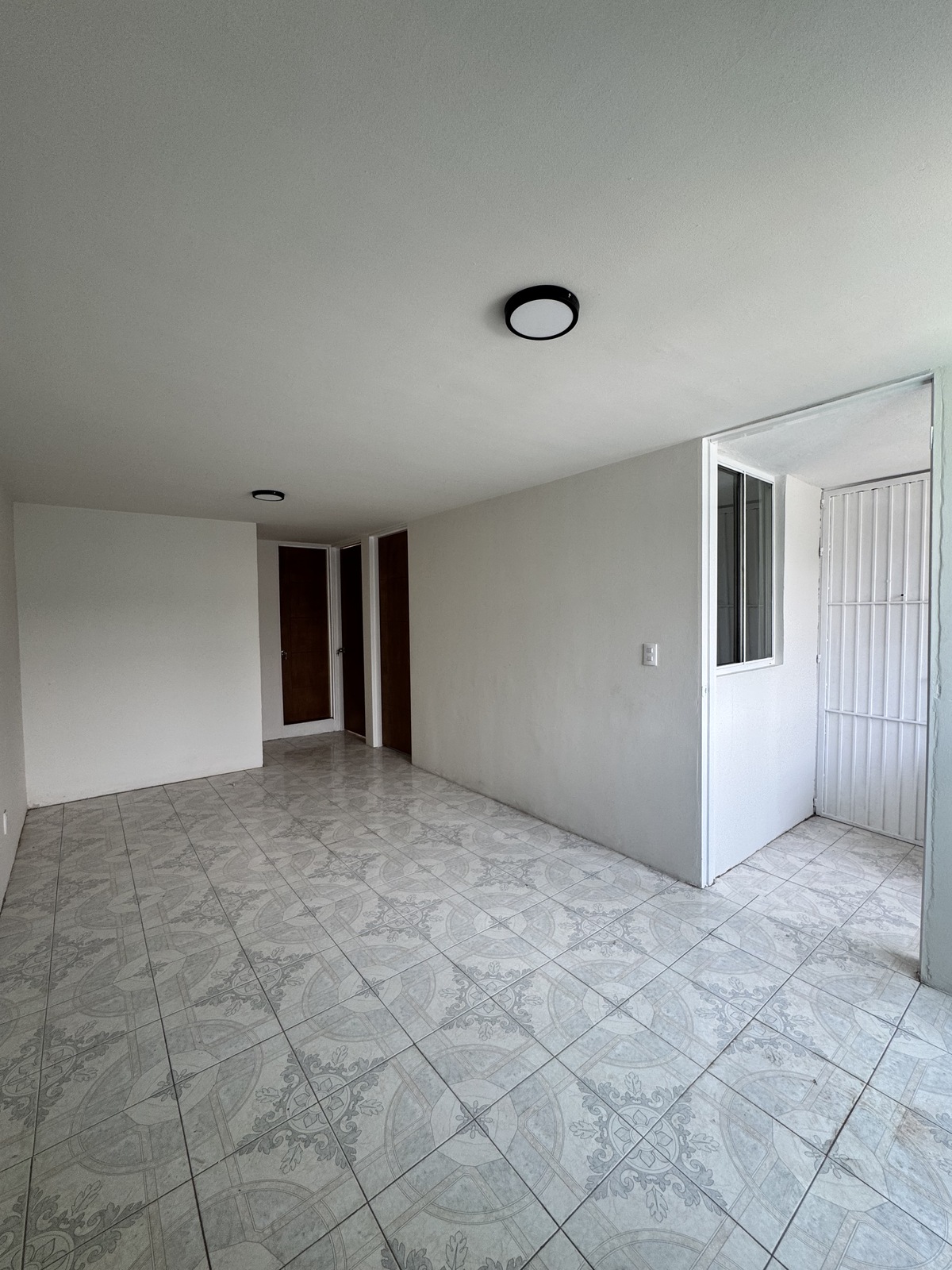3 de 12: Espacio para sala comedor
