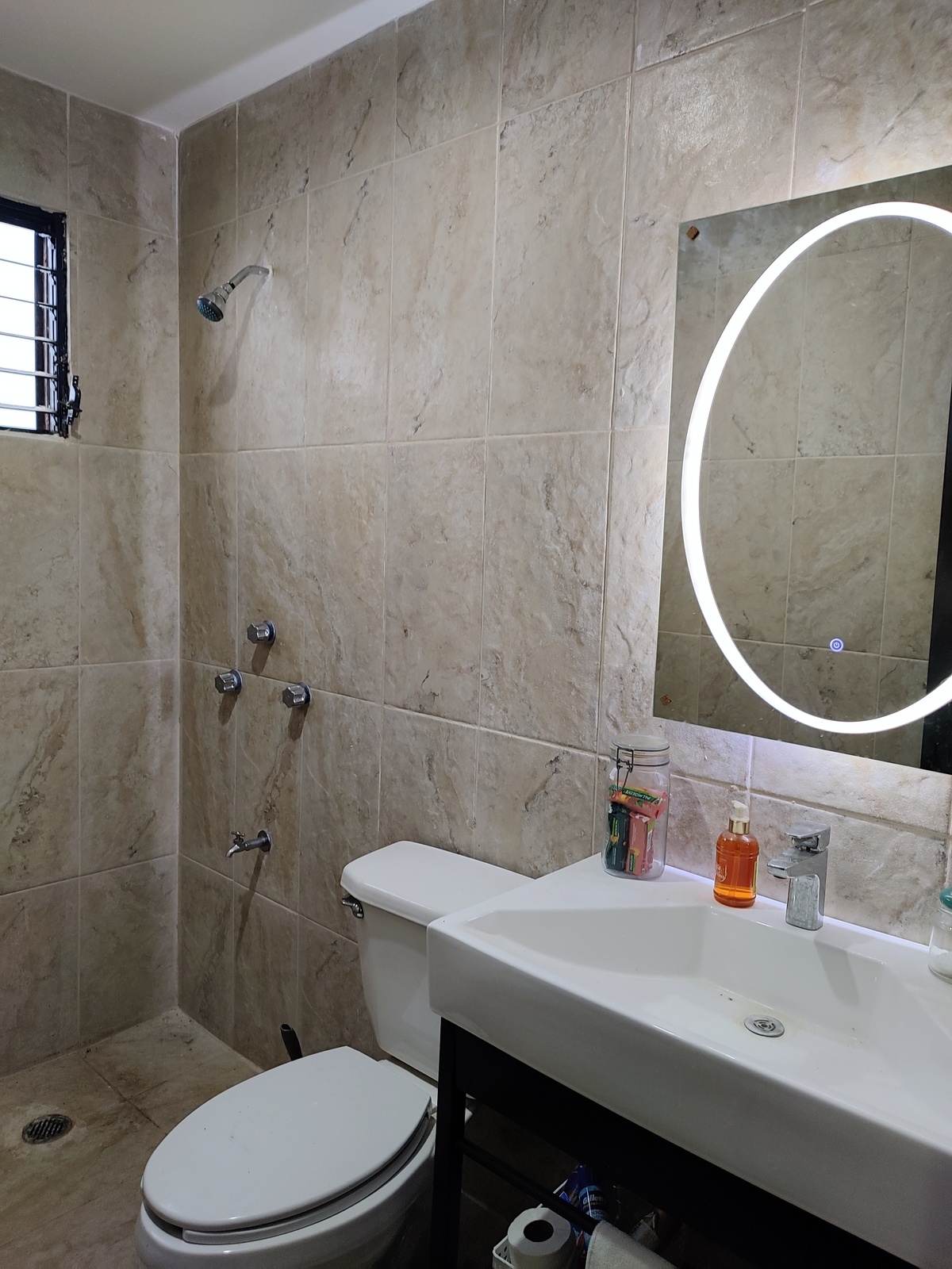 5 of 10: Baño