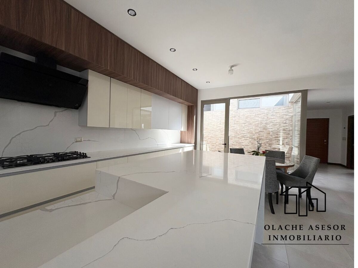 5 of 15: COCINA