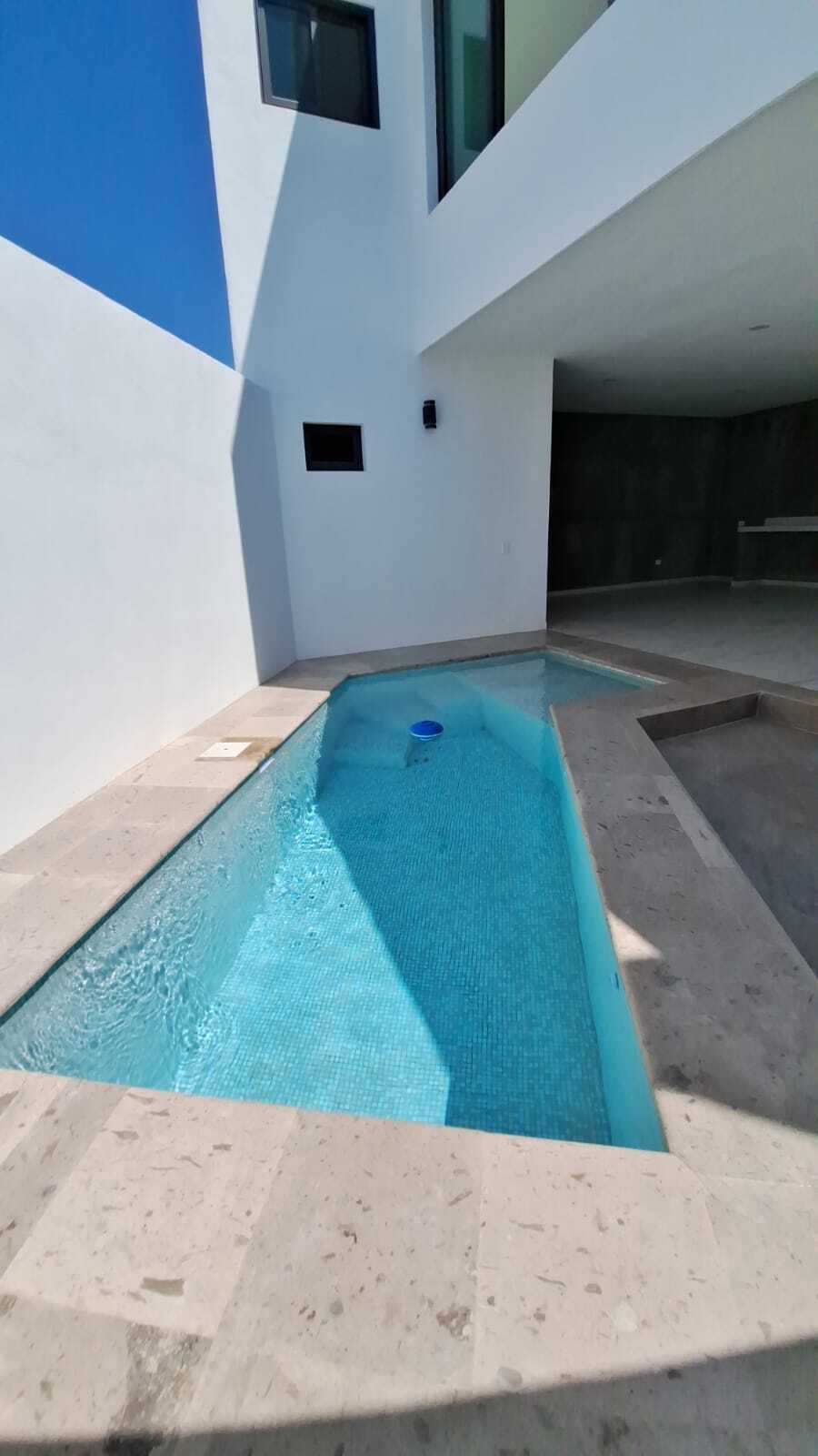 17 de 37: Piscina