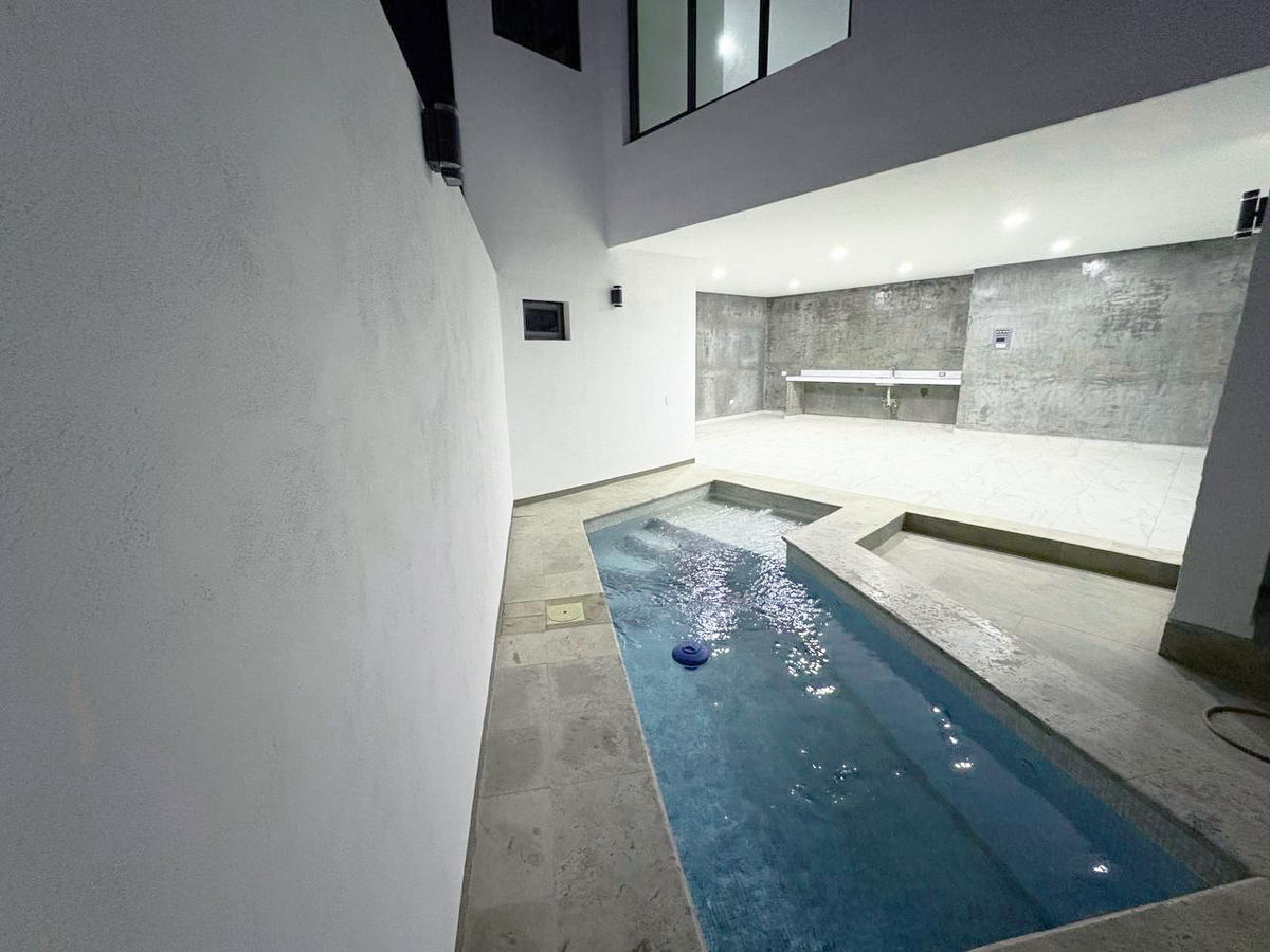 27 de 37: Piscina