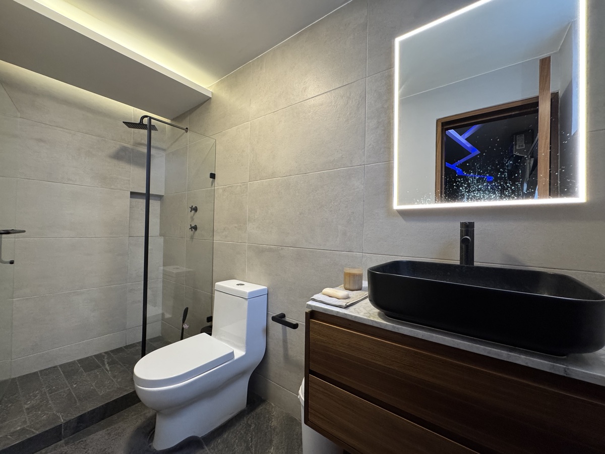 4 de 19: Baño completo principal