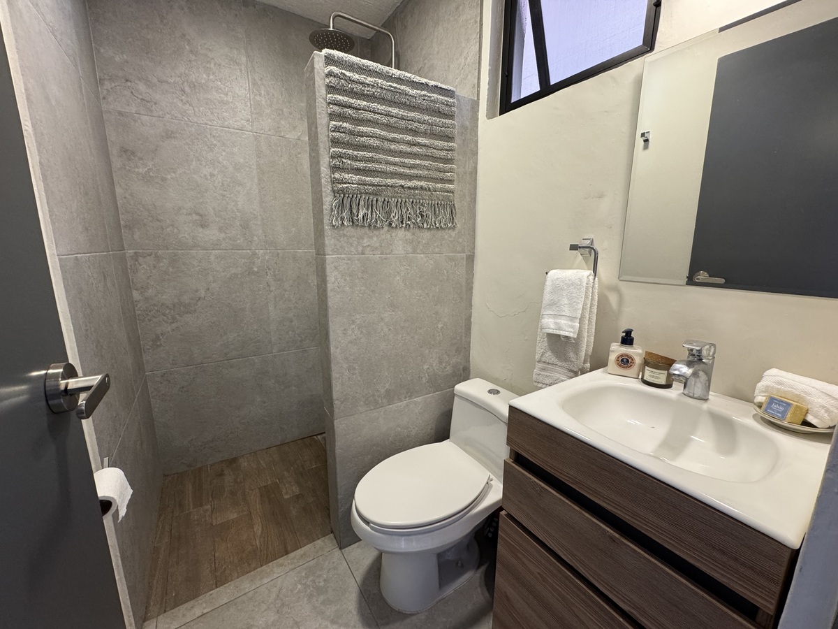 16 de 19: Baño completo
