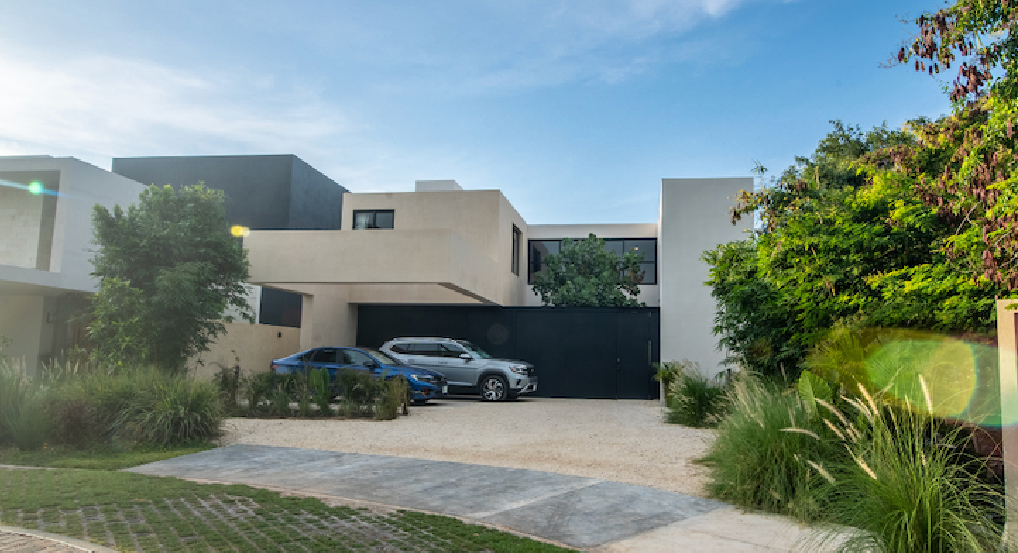 1 of 33: fachada
