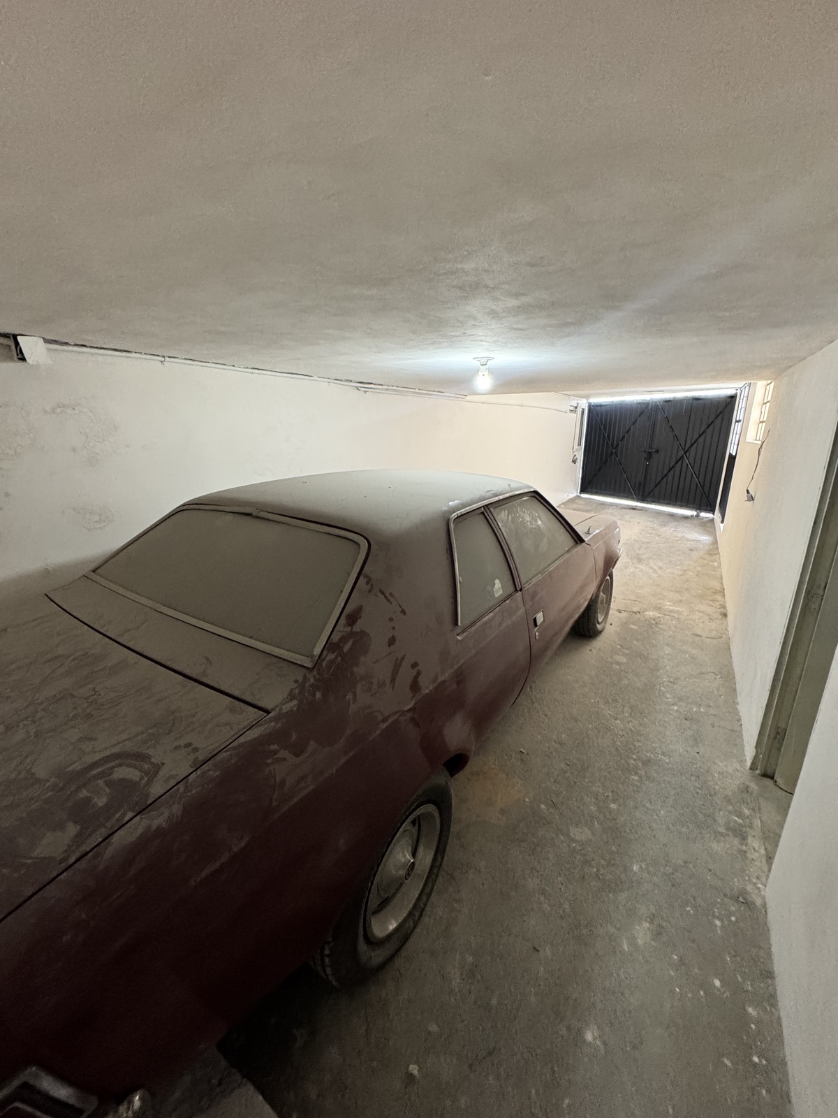 4 of 17: estacionamiento