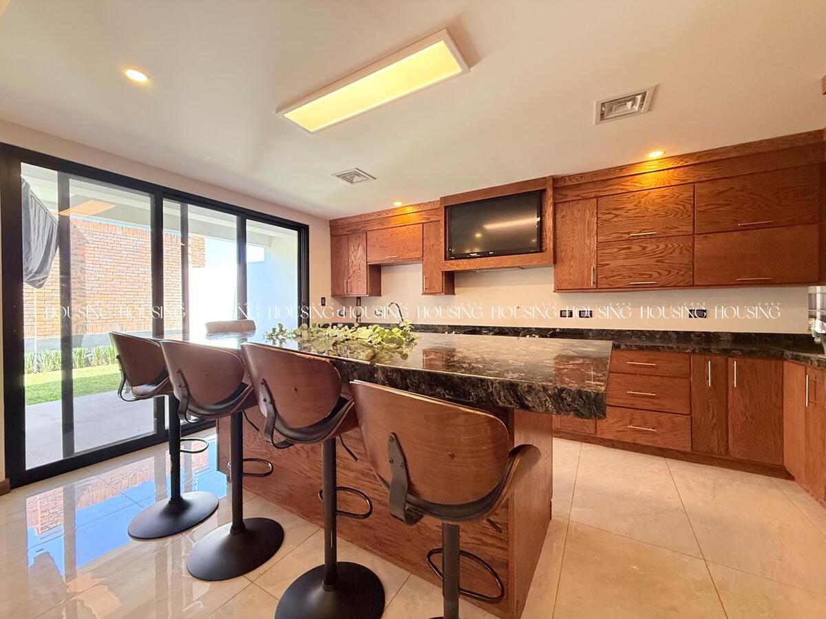 5 of 24: Cocina