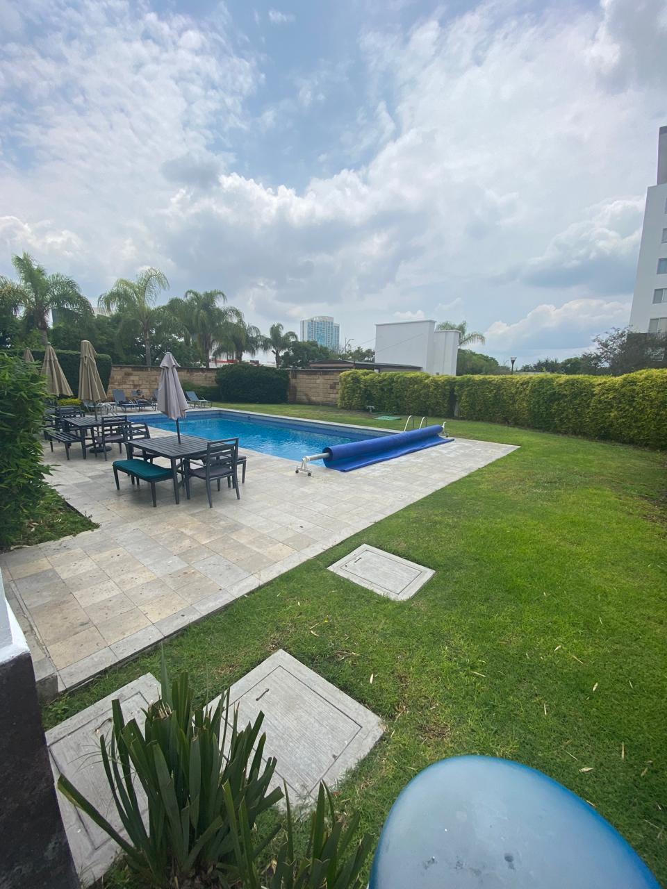 1 de 11: jardín con alberca