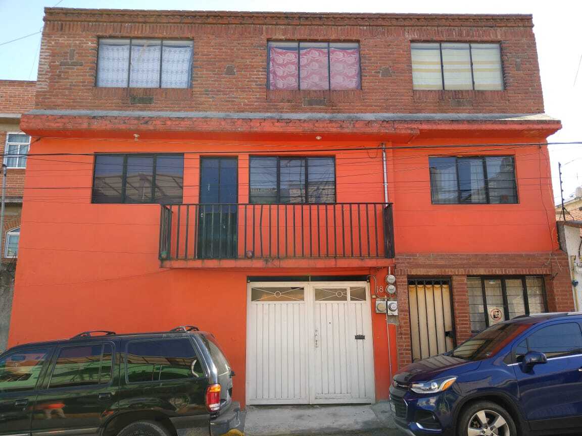 1 de 2: Fachada