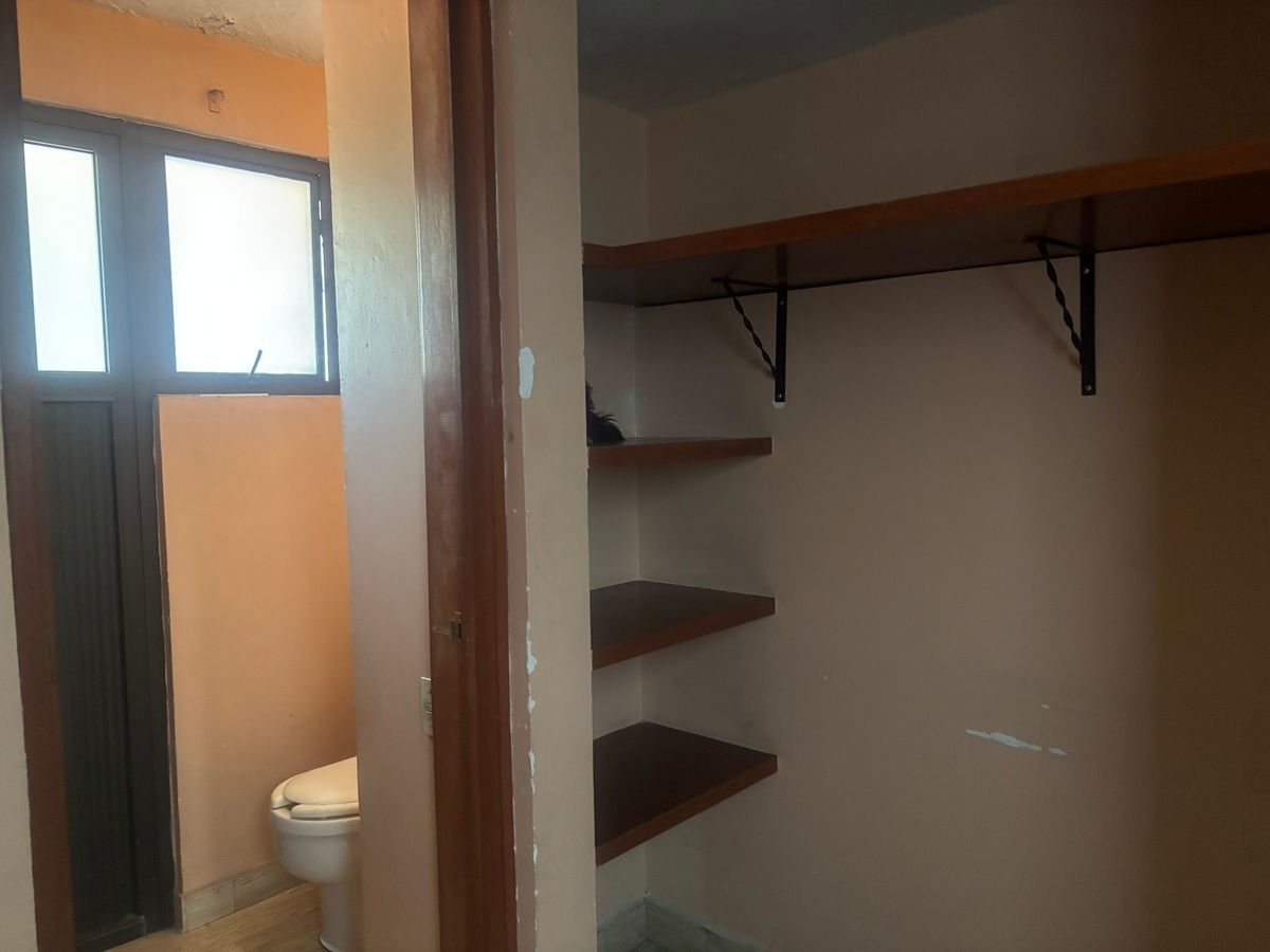 41 de 42: Cuarto de servicio