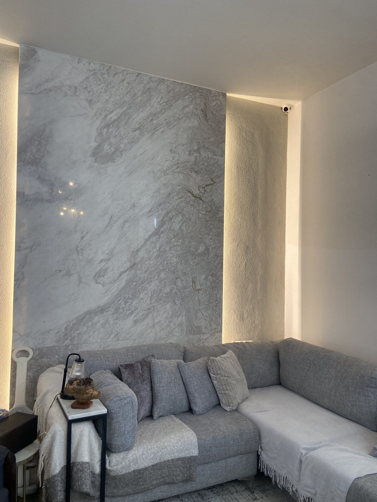 15 of 38: Mármol decorativo iluminado