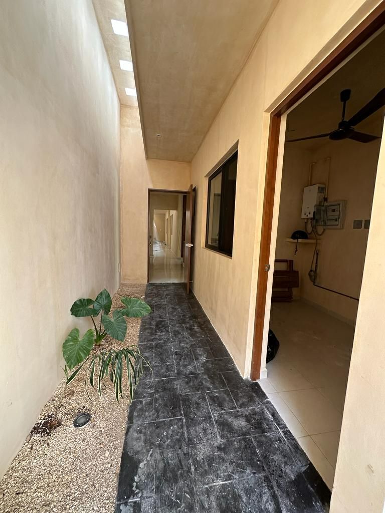 12 de 14: Pasillo principal