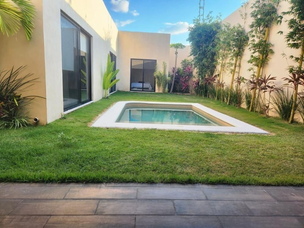 14 de 14: Jardín y alberca