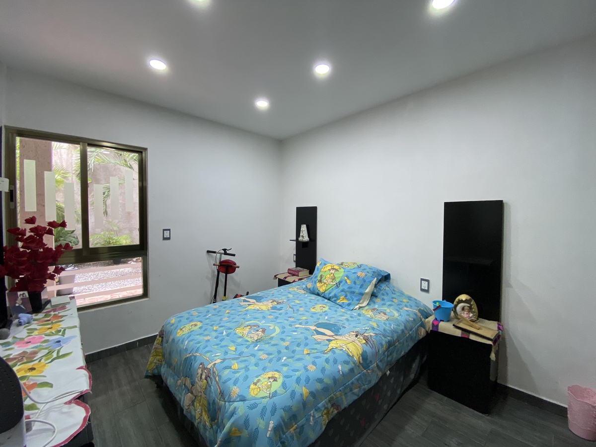 9 de 25: Recámara en planta baja con baño completo