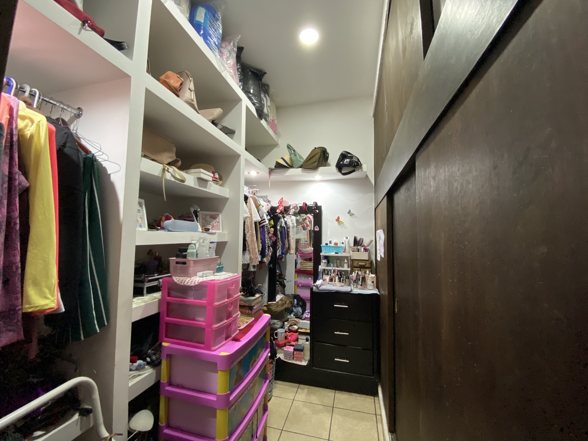 18 de 25: Área para vestidor