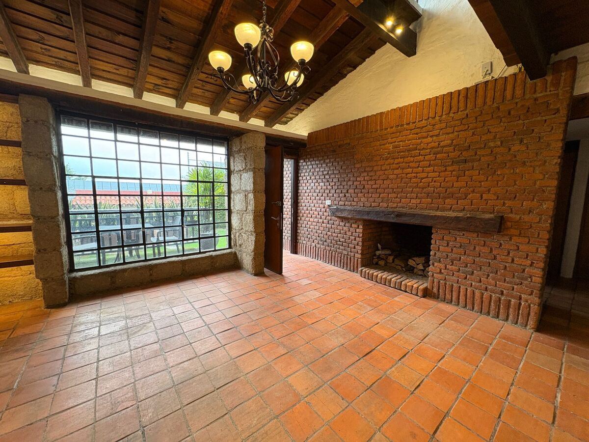 5 of 17: CHIMENEA Y VISTA TERRAZA 1