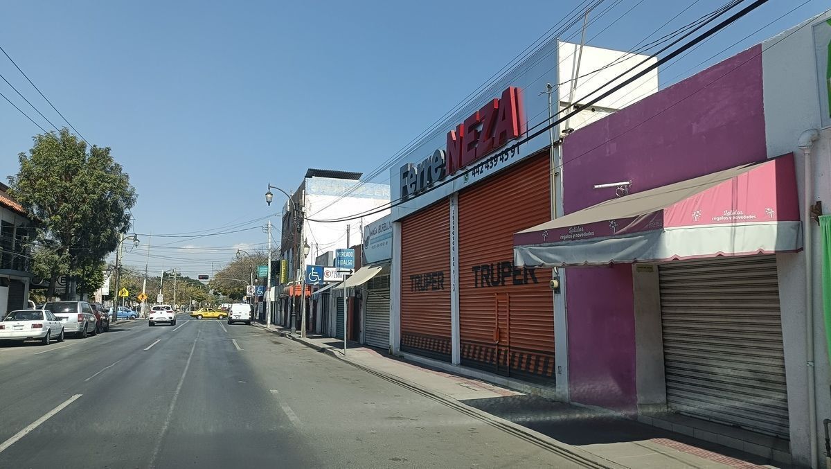 3 of 13: avenida