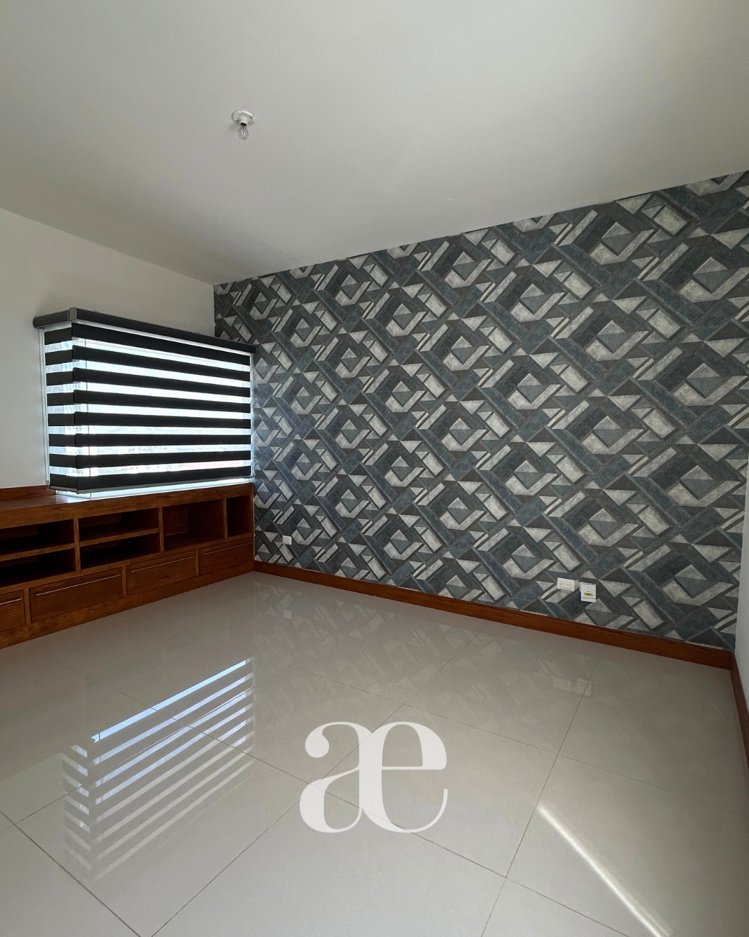 4 of 13: Estancia